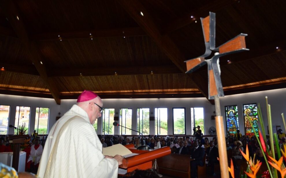 Bishop-Llanos-Antigua-church-1024×681
