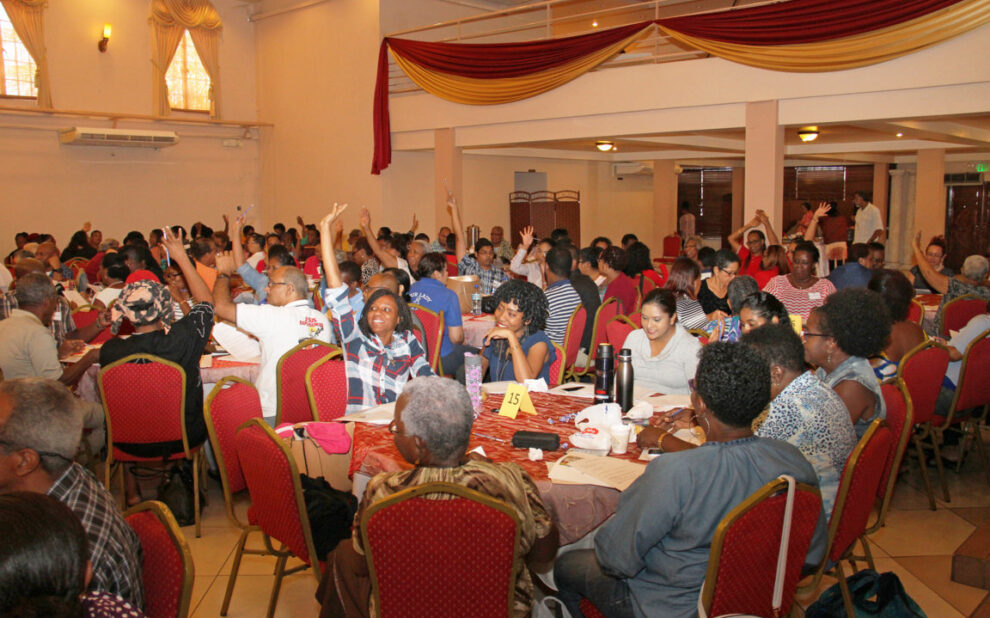 32161284_228537474547653_5630701175868227584_n