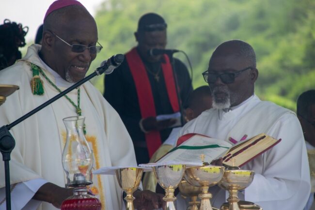 bishop-clyde-mass-1024×683