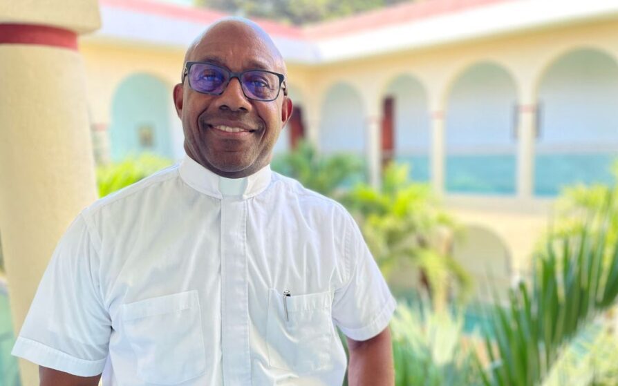 Padre-Donald-Chambers-958×559